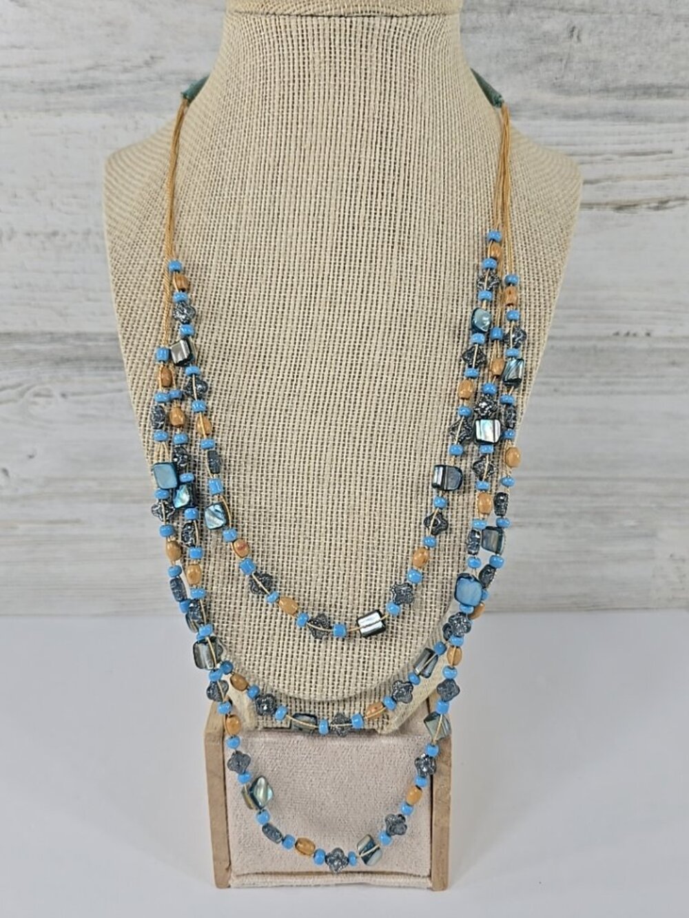 VTG Blue Abalone Shell Wood Silver Tone Blue Beaded 3 Strand Layering NECKLACE..
